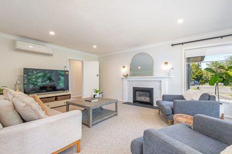 Photo of property in 11 Athlone Place, Hokowhitu, Palmerston North, 4410