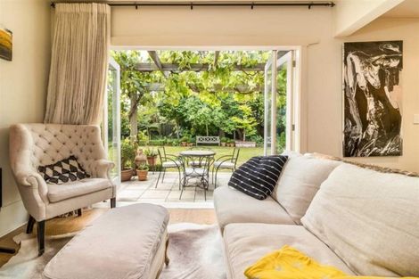 Photo of property in 166 Fendalton Road, Fendalton, Christchurch, 8052