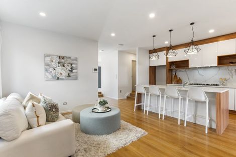 Photo of property in 403 Ormiston Road, Flat Bush, Auckland, 2019