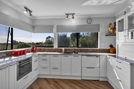 Photo of property in 1343 Devon Road, Brixton, Waitara, 4382