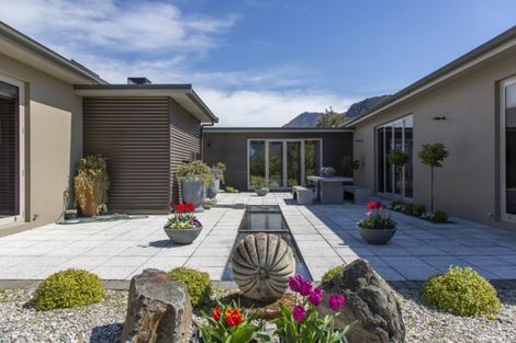 Photo of property in 6 Bracken Street, Arrowtown, 9302