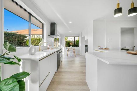 Photo of property in 100 Greenhithe Road, Greenhithe, Auckland, 0632