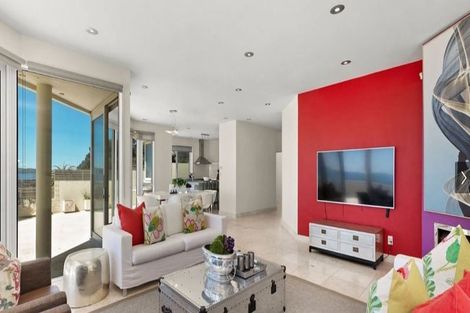 Photo of property in 26 Tiri Road, Milford, Auckland, 0620