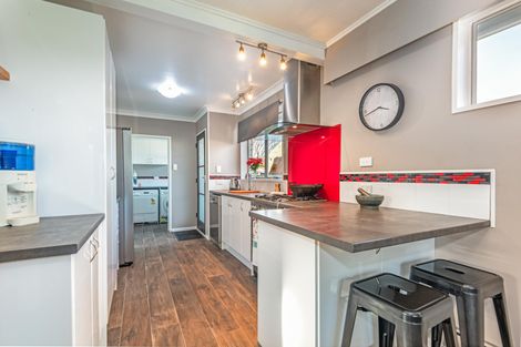 Photo of property in 15 Acacia Street, Kelvin Grove, Palmerston North, 4414