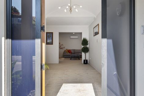 Photo of property in 227 Heta Road, Merrilands, New Plymouth, 4312