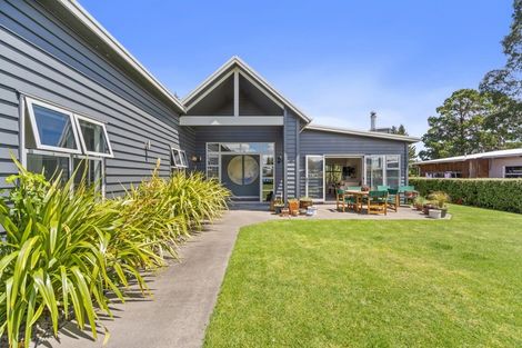 Photo of property in 2 Seagers Close, Kinloch, Taupo, 3377
