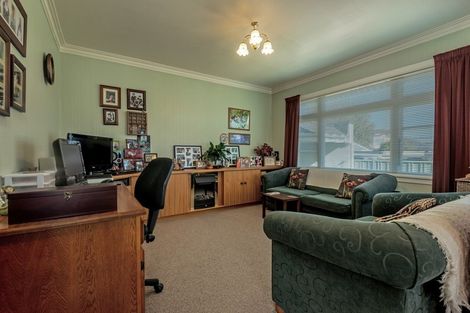 Photo of property in 12 Saint Albans Avenue, Hokowhitu, Palmerston North, 4410