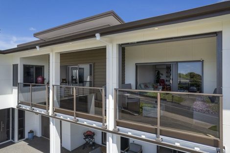Photo of property in 1 Holcombrooke Lane, Welcome Bay, Tauranga, 3175