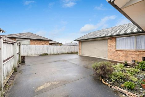 Photo of property in 18 Chic Gardens, Parakai, 0830