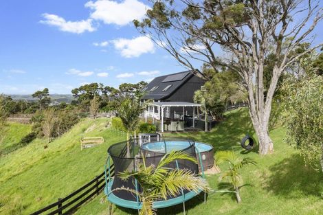 Photo of property in 173 Pinchgut Road, Kaukapakapa, 0873