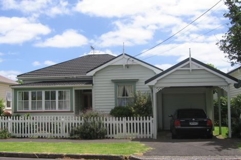 Photo of property in 17 Domain Street, Devonport, Auckland, 0624