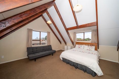 Photo of property in 18b Virginia Place, Whalers Gate, New Plymouth, 4310