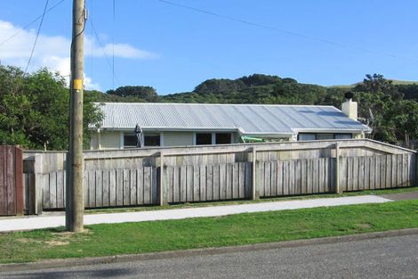 Photo of property in 4 Whenua View, Titahi Bay, Porirua, 5022