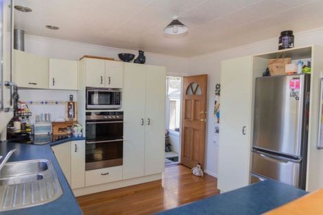 Photo of property in 17 Smith Street, Dannevirke, 4930