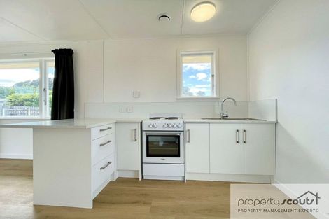 Photo of property in 4 Simons Street, Moturoa, New Plymouth, 4310