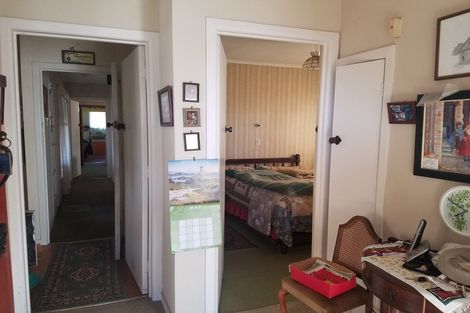 Photo of property in 24 Newhaven Terrace, Mairangi Bay, Auckland, 0630