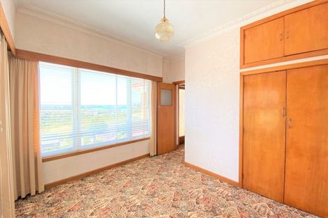 Photo of property in 57 Exmouth Road, Northcote, Auckland, 0627