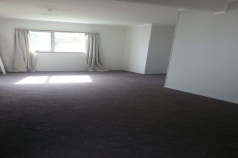 Photo of property in 1/2a Hart Road, Hauraki, Auckland, 0622