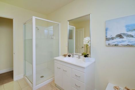 Photo of property in 24 Chesterfield Mews, Russley, Christchurch, 8042