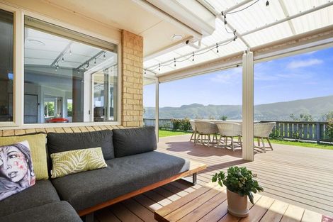 Photo of property in 125 Woodman Drive, Tawa, Wellington, 5028