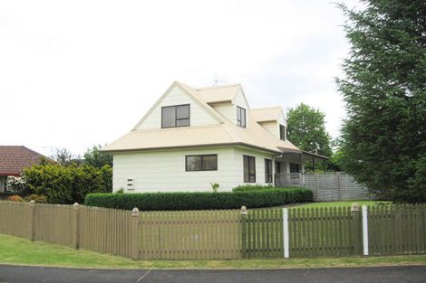 Photo of property in 15 Peridot Place, Conifer Grove, Takanini, 2112