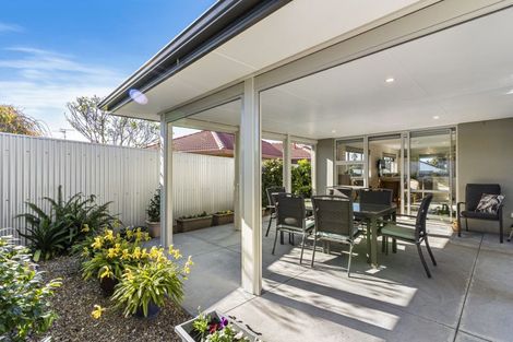 Photo of property in 5 Montego Drive, Papamoa Beach, Papamoa, 3118