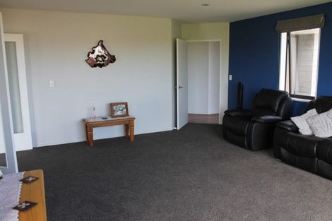 Photo of property in 22 Snodgrass Road, Westport, 7892