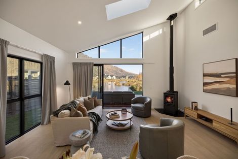 Photo of property in 1 Centurion Court, Jacks Point, 9371