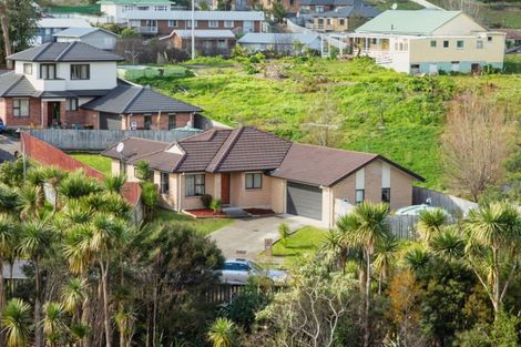 Photo of property in 26 Burton's Drive, Swanson, Auckland, 0614