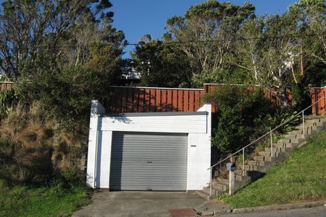 Photo of property in 21 Miles Crescent, Newlands, Wellington, 6037
