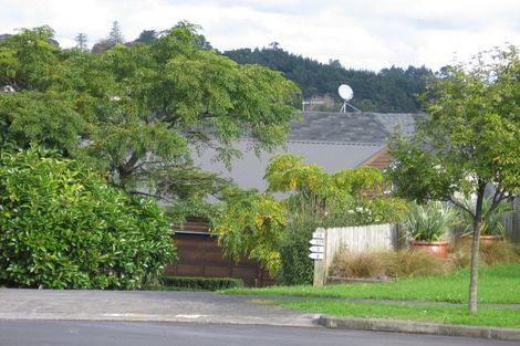 Photo of property in 13 Ramoana Mews, Shelly Park, Auckland, 2014