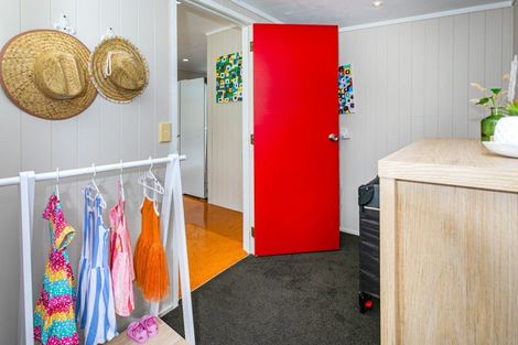 Photo of property in 103 Ocean Beach Road, Tairua, 3508