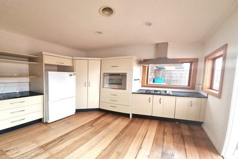 Photo of property in 122a Apu Crescent, Lyall Bay, Wellington, 6022