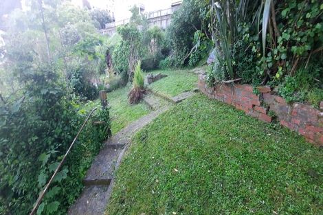 Photo of property in 64 Rolleston Street, Mount Cook, Wellington, 6021