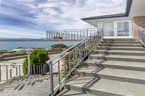 Photo of property in 10 Tai Paku Paku Road, Karaka Bays, Wellington, 6022