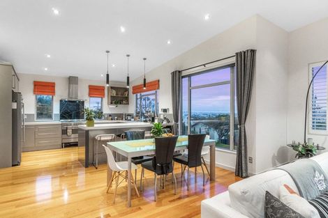 Photo of property in 219 East Coast Road, Campbells Bay, Auckland, 0620