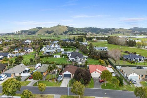 Photo of property in 30 Mcleod Place, Papamoa Beach, Papamoa, 3118