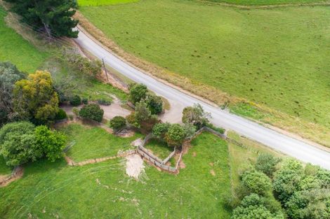 Photo of property in 476 Finnis Road, Pohangina, Feilding, 4775