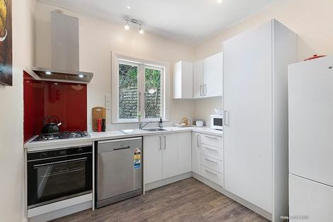 Photo of property in 106 Mortimer Terrace, Brooklyn, Wellington, 6021