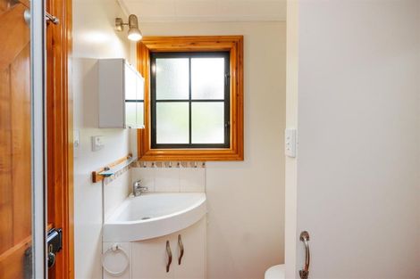 Photo of property in 121/123 High Street, Bulls, 4818