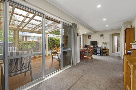 Photo of property in 4 Speargrass Grove, Timberlea, Upper Hutt, 5018