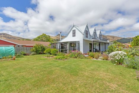 Photo of property in 11 Warner Place, Heathcote Valley, Christchurch, 8022