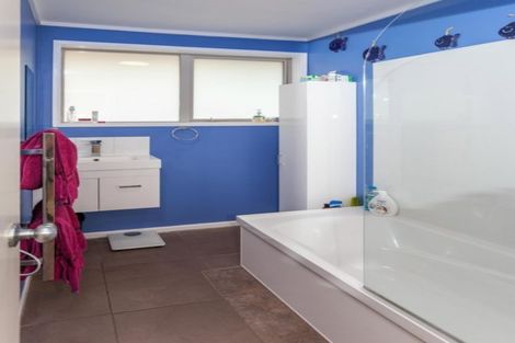 Photo of property in 112 The Drive, Whangamata, 3620