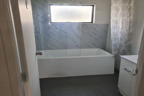 Photo of property in 72 Maplesden Drive, Clendon Park, Auckland, 2103