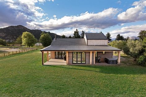 Photo of property in 2/19 Monteith Road, Albert Town, Wanaka, 9382