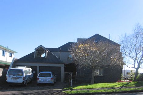 Photo of property in 68 Eugenia Rise, Totara Heights, Auckland, 2105