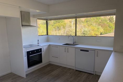 Photo of property in 20 Taupata Street, Redcliffs, Christchurch, 8081