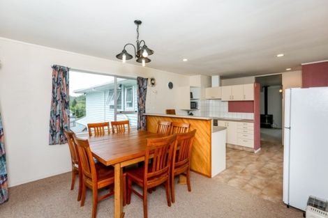 Photo of property in 117 Awanui Street, Merrilands, New Plymouth, 4312