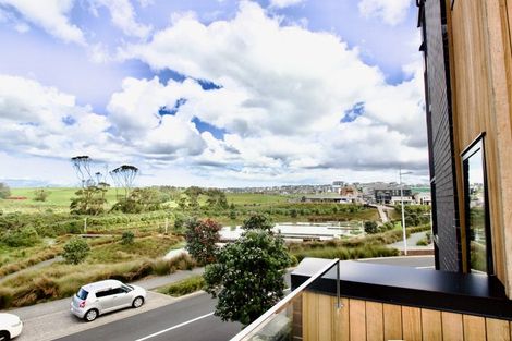 Photo of property in 15 Longshore Drive, Long Bay, Auckland, 0630