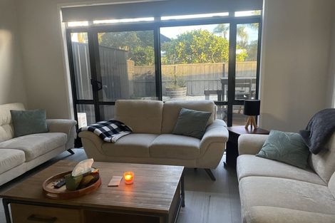 Photo of property in 8/2 Armoy Drive, East Tamaki, Auckland, 2016